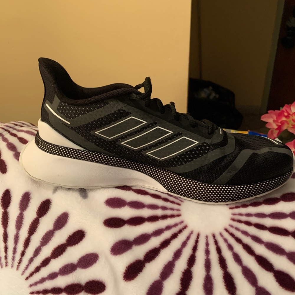 Adidas Men's Black Low-Top Running Shoes